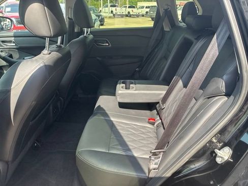 Used 2025 Nissan Rogue Platinum FWD image 15