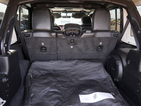 Used 2018 Jeep Wrangler Unlimited Rubicon AWD/4WD image 26