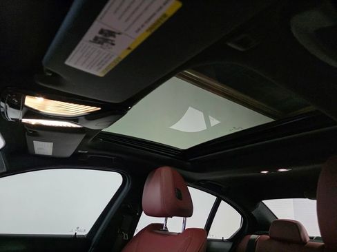 Used 2025 BMW 330i xDrive Sedan image 31