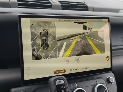 New 2026 Land Rover Defender 110 X-Dynamic SE AWD/4WD image 32