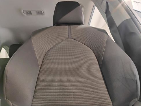 Used 2021 Toyota Highlander L image 43