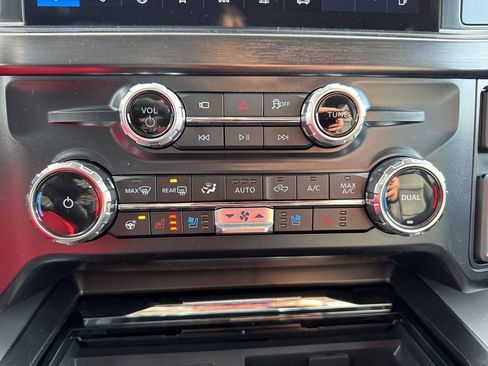 New 2026 Ford F250 Lariat w/ Black Appearance Package AWD/4WD image 8