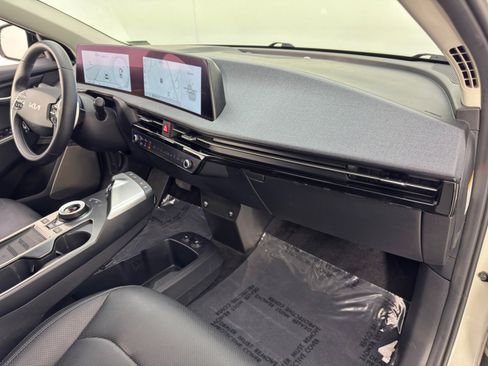 Used 2022 Kia EV6 Wind image 13