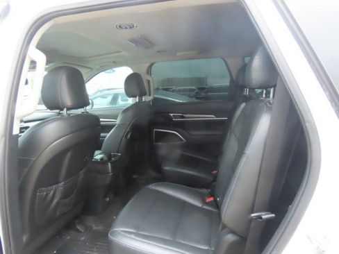 Used 2021 Kia Telluride S AWD/4WD image 12