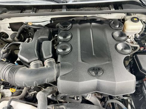 Used 2018 Toyota 4Runner Limited AWD/4WD image 26