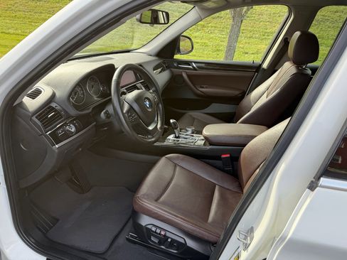 Used 2017 BMW X3 xDrive28i image 9