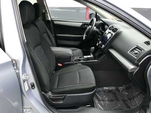 Used 2018 Subaru Outback 2.5i Premium image 12