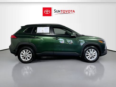 Used 2024 Toyota Corolla Cross LE FWD image 2