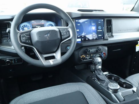 New 2025 Ford Bronco 4-Door image 2