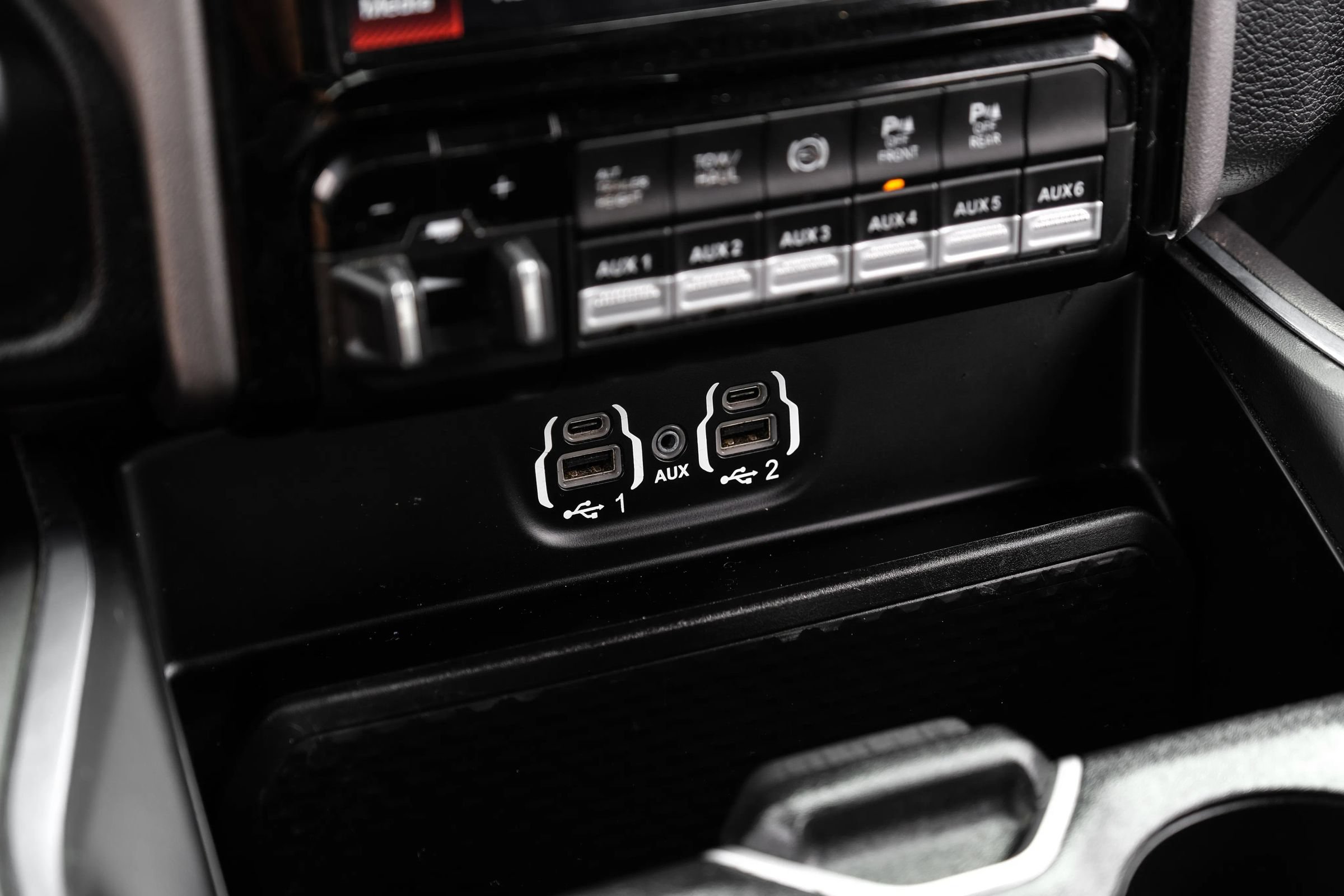 Used 2024 RAM 3500 Laramie w/ Sport Appearance Package AWD/4WD image 34