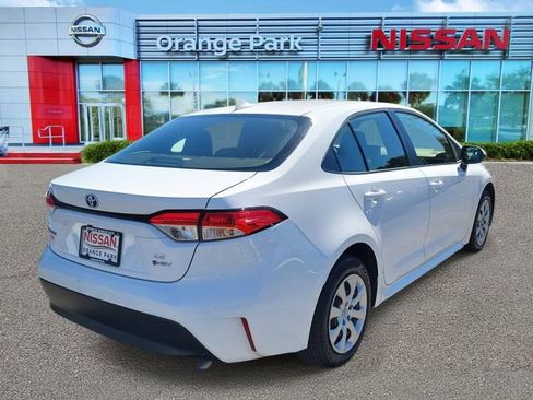 Used 2025 Toyota Corolla LE image 2