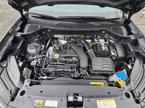 New 2026 Volkswagen Taos SE FWD image 23