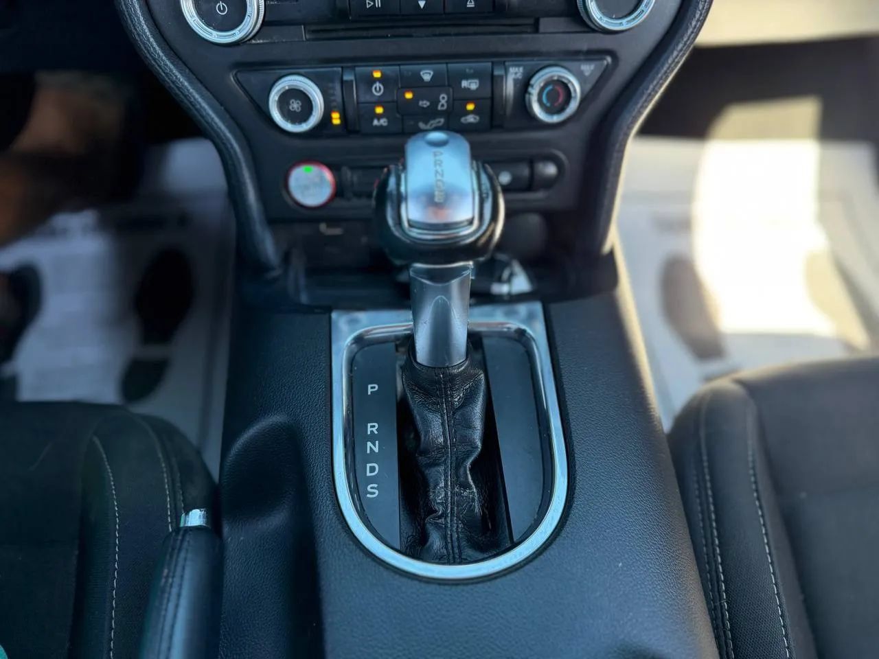 Used 2018 Ford Mustang Convertible RWD image 40