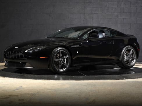 Used 2015 Aston Martin V8 Vantage GT RWD image 4