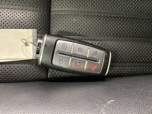 Used 2022 Genesis G70 2.0T w/ Prestige Package AWD/4WD image 31