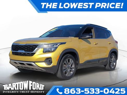 Used 2023 Kia Seltos S w/ Navigation Package FWD image 1