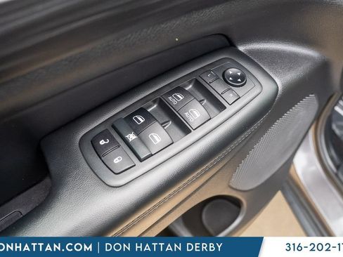 Used 2021 Jeep Grand Cherokee Laredo AWD/4WD image 15