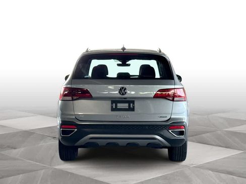 Used 2024 Volkswagen Taos SE AWD/4WD image 7