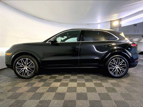 Certified 2025 Porsche Cayenne image 2