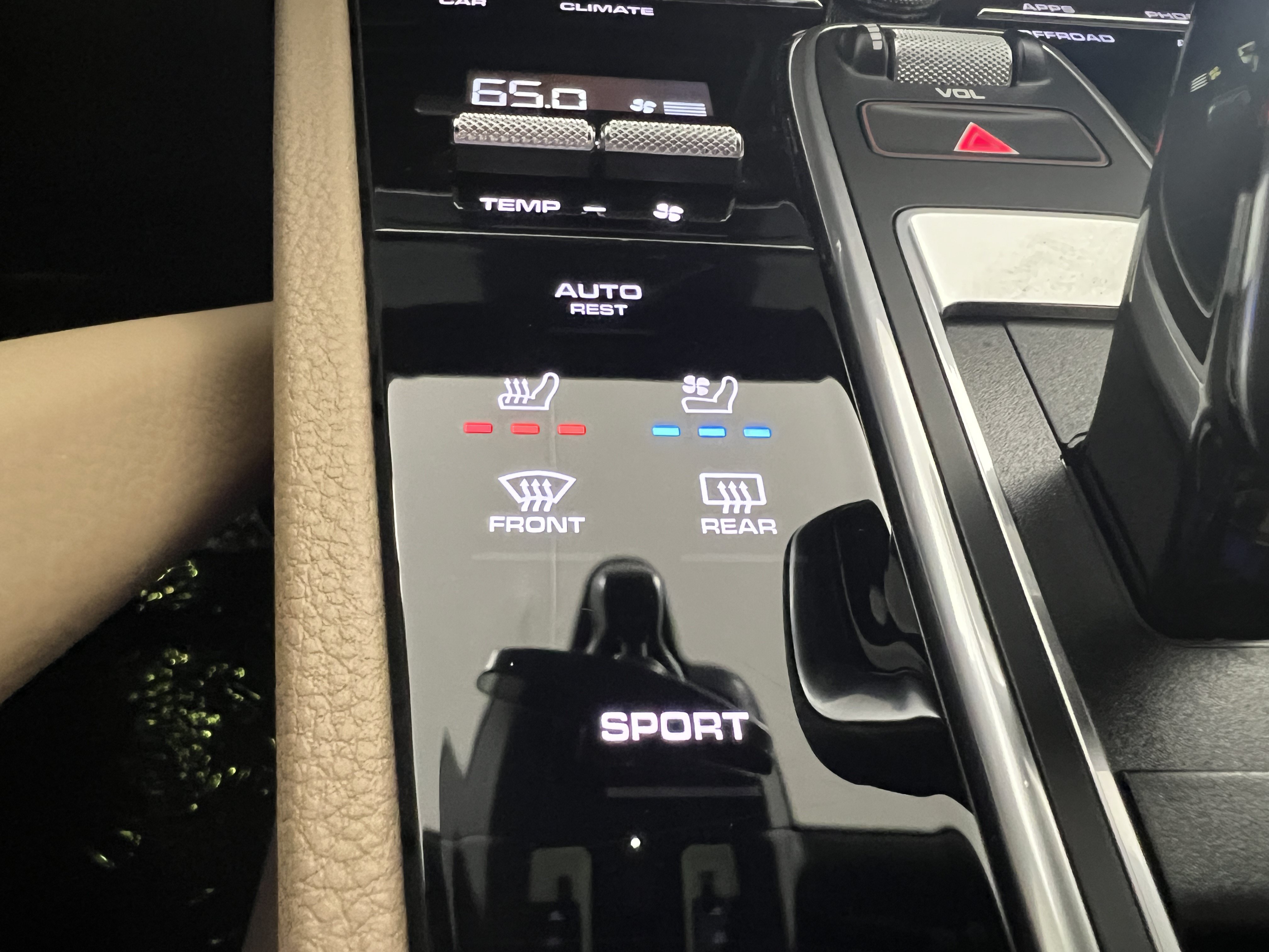 Certified 2023 Porsche Cayenne AWD/4WD image 23