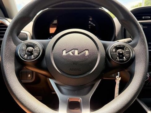Used 2022 Kia Soul LX w/ Technology Package FWD image 21