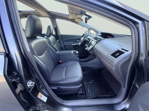 Used 2012 Toyota Prius V Five FWD image 33