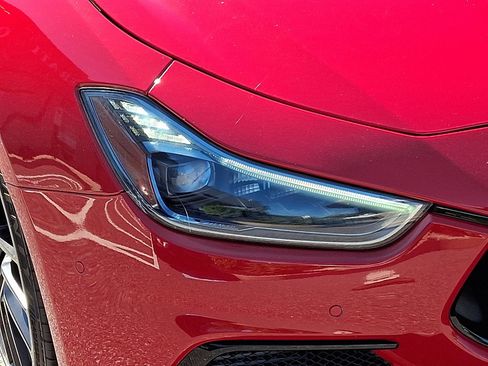 Used 2022 Maserati Ghibli F Tributo image 9