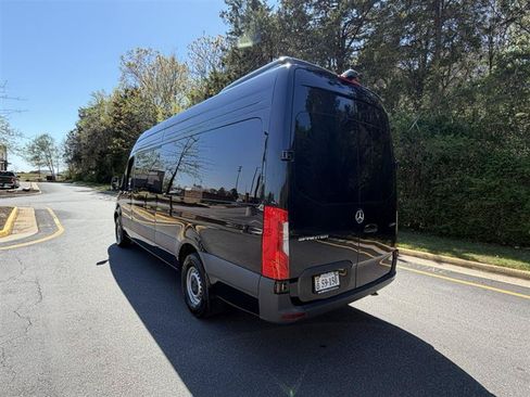 Used 2025 Mercedes-Benz Sprinter 2500 image 8