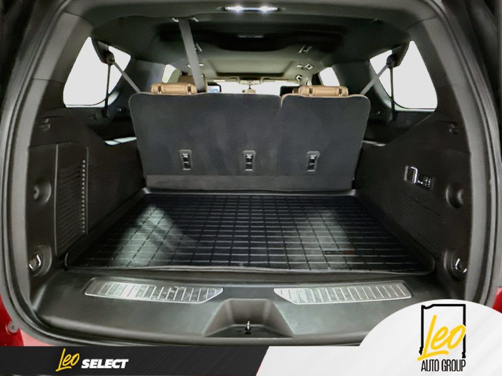 Used 2021 Chevrolet Suburban Premier w/ Premium Package AWD/4WD image 32