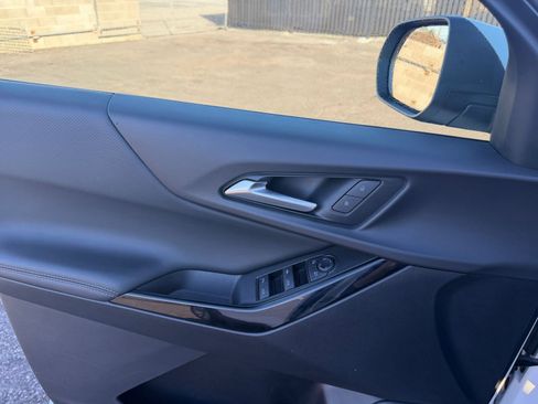 Used 2025 Chevrolet Equinox LT image 20