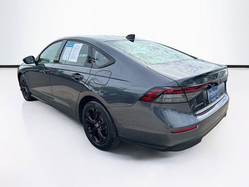 Certified 2025 Honda Accord SE image 5