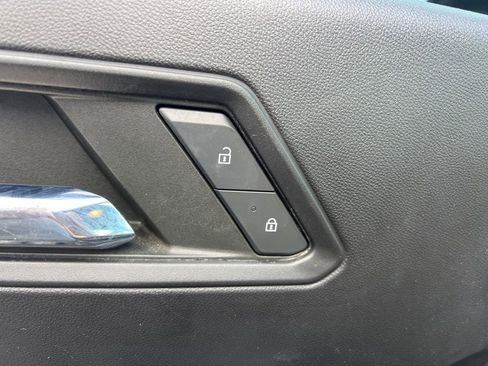 Used 2023 Chevrolet Colorado LT w/ LT Convenience Package II image 24