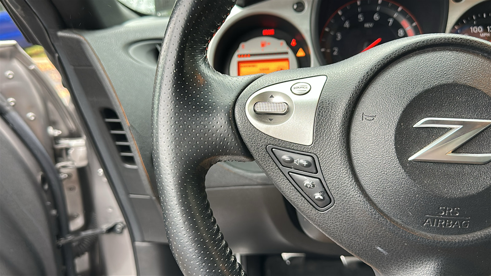 Used 2010 Nissan 370Z Touring RWD image 15