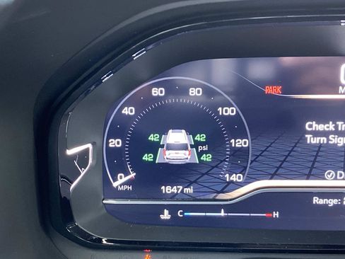 Used 2024 GMC Yukon Denali Ultimate w/ LPO, Floor Liner Package image 31