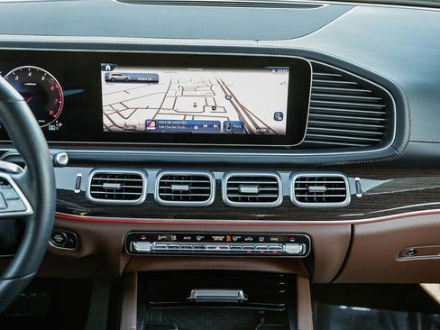 Certified 2025 Mercedes-Benz GLS 450 GLS 450 image 11