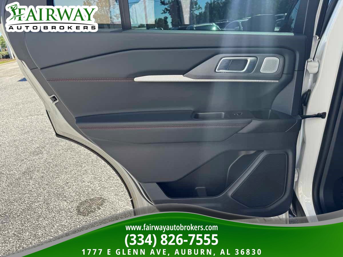 Used 2025 Ford Explorer ST w/ Sun And Sound Package AWD/4WD image 32
