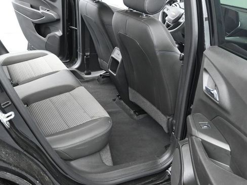 Used 2024 Chevrolet Trax LT FWD image 16