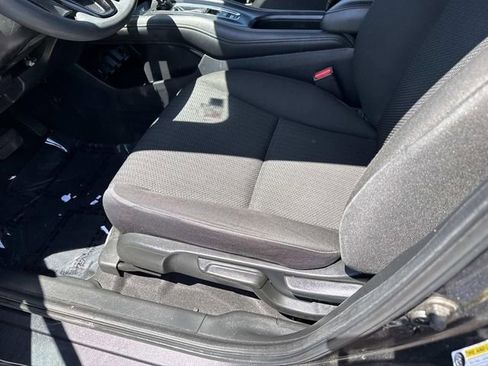 Used 2018 Honda HR-V LX image 15