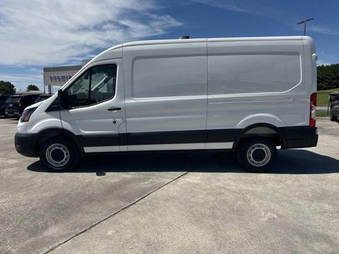 New 2026 Ford Transit 250 148 Medium Roof w/ Load Area Protection Package RWD image 4