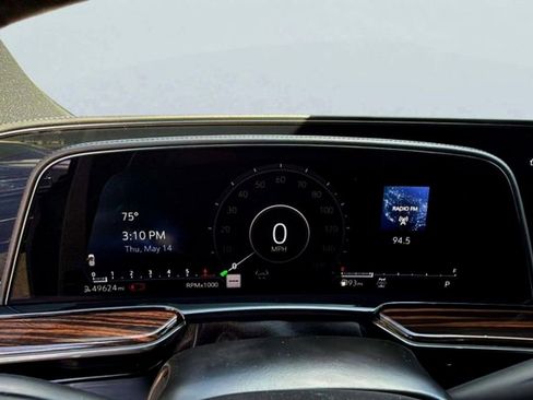 Used 2021 Cadillac Escalade Premium Luxury w/ Driver Assist Tech Package AWD/4WD image 10