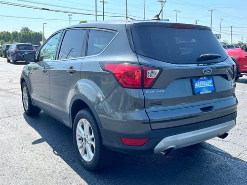 Used 2019 Ford Escape SE FWD image 6
