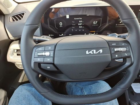 New 2025 Kia K4 EX image 21