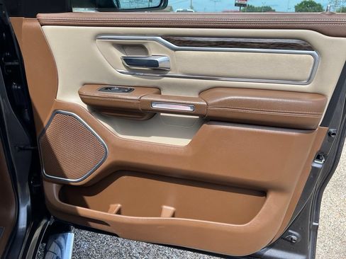 Used 2020 RAM 1500 Laramie AWD/4WD image 16