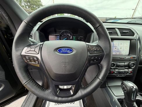 Used 2018 Ford Explorer XLT w/ Equipment Group 202A AWD/4WD image 21