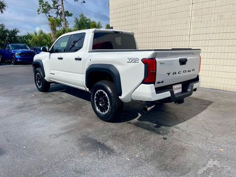 Used 2025 Toyota Tacoma TRD Off-Road AWD/4WD image 3
