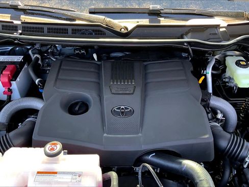New 2026 Toyota Tundra Limited AWD/4WD image 16