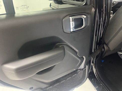 New 2025 Jeep Gladiator Sport AWD/4WD image 29