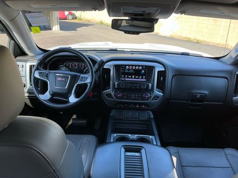 Used 2018 GMC Sierra 1500 SLT w/ Enhanced Driver Alert Package image 17