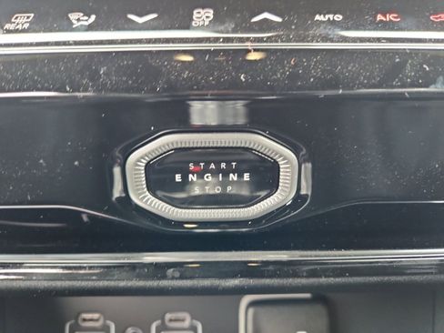 New 2026 Jeep Grand Cherokee Altitude RWD image 17