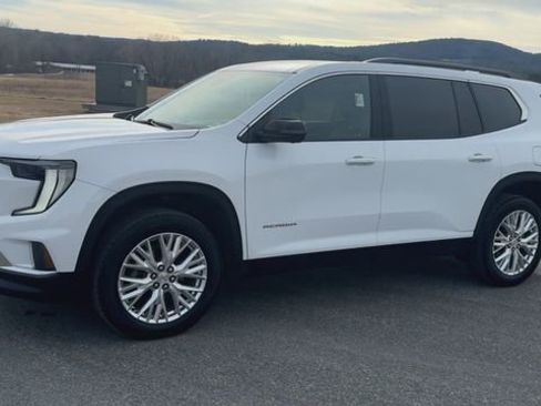 Used 2024 GMC Acadia Elevation AWD/4WD image 4